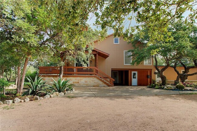 Building Photo - 9305 Granada Hills Dr