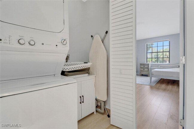 Building Photo - 790 Meadowland Dr