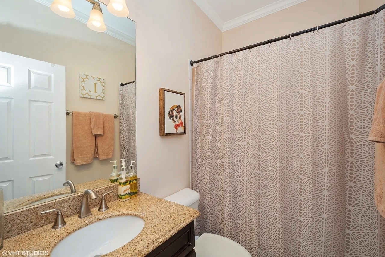 Building Photo - 2117 W Rice St