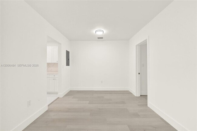 Building Photo - 350 Aledo Ave