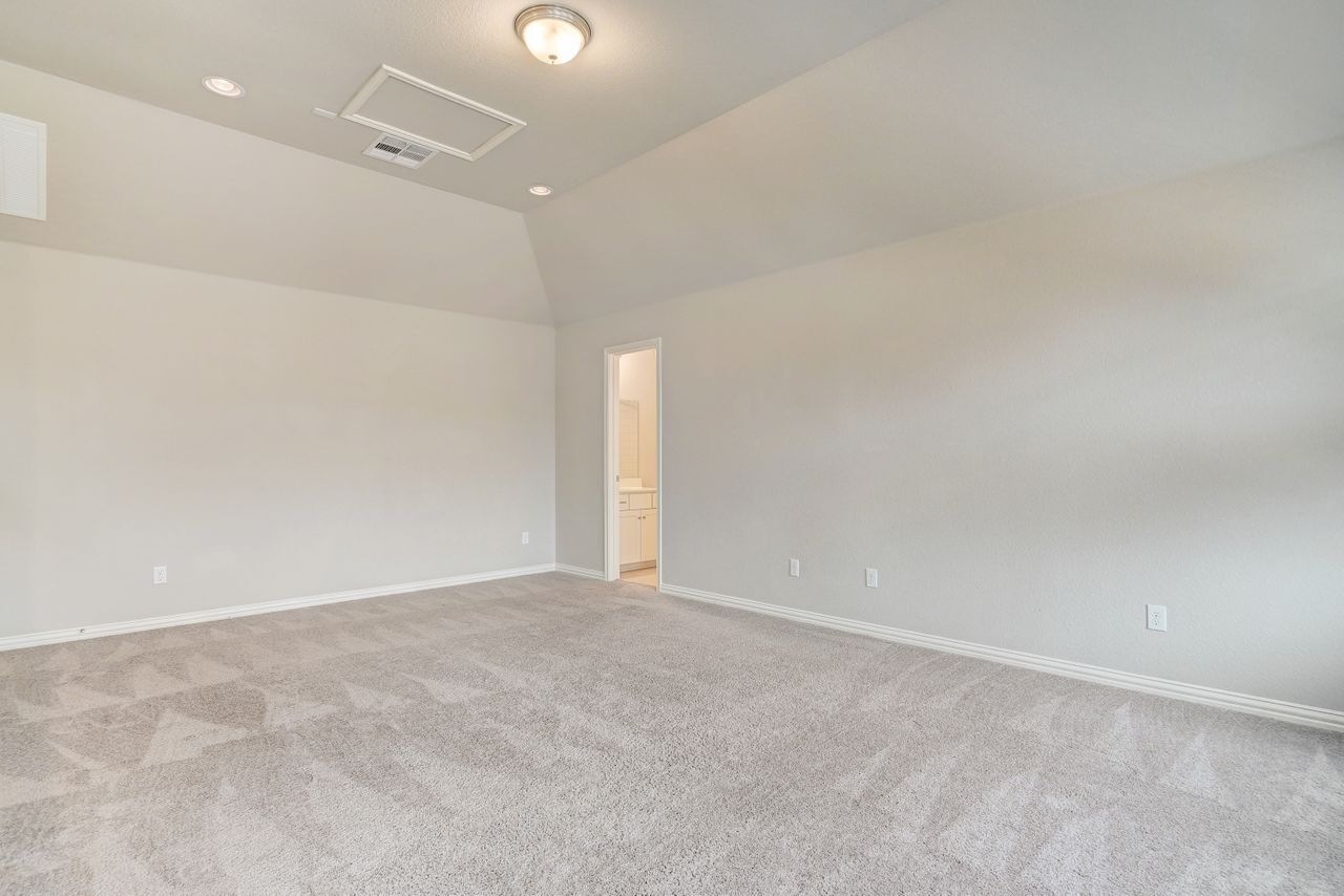 Building Photo - 213 Mindy Way