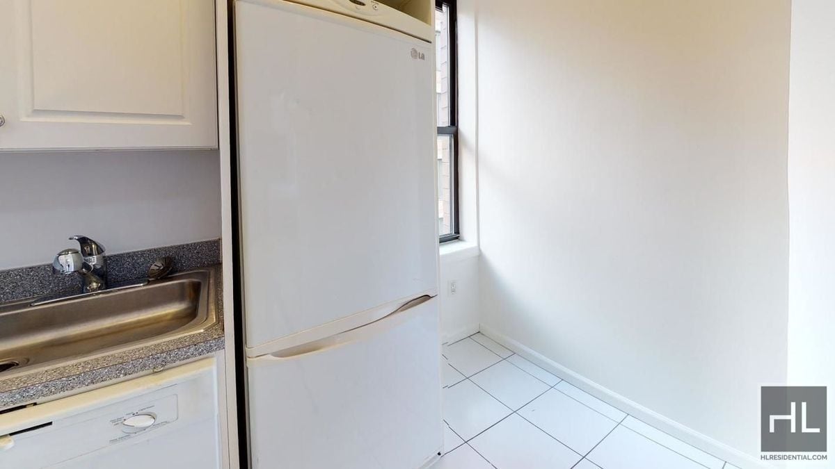 Building Photo - EAST 38 STREET