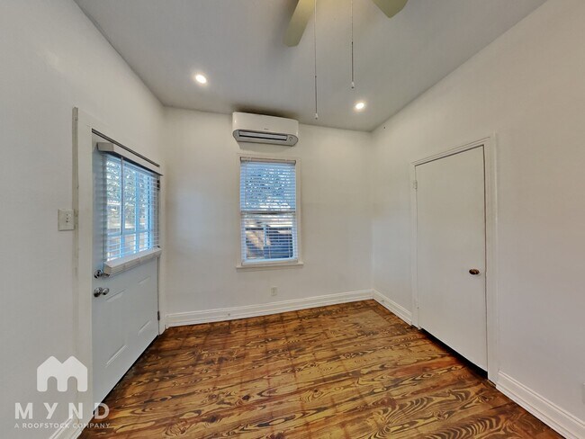 Building Photo - 4624 Junius St