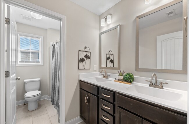 Building Photo - Spacious Clarksville Home on Golden Eagle Way | Pet Friendly | Decorative Fireplace | Great Layou...