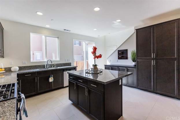 Building Photo - 4959 Camarillo Ln