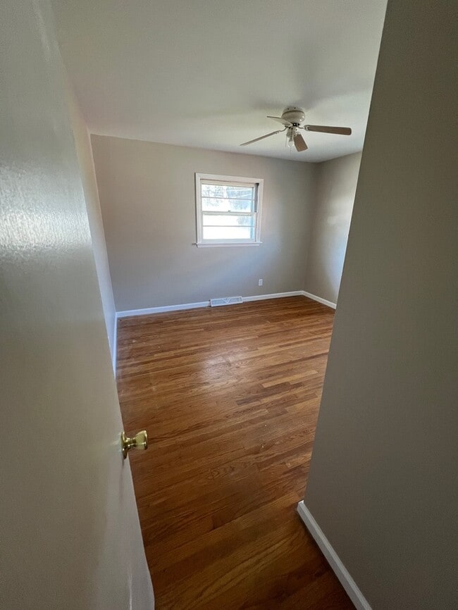 Building Photo - 11117 Florence Ave