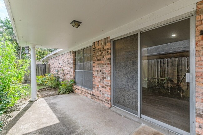 Building Photo - 3311 Palm Desert Ln