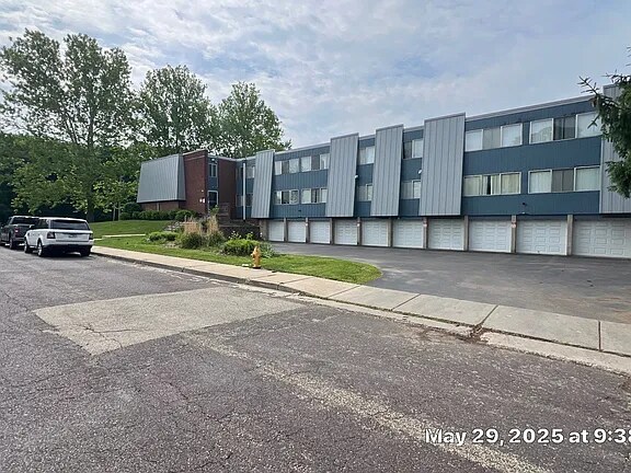 Building Photo - 1226 E Maywood Ave