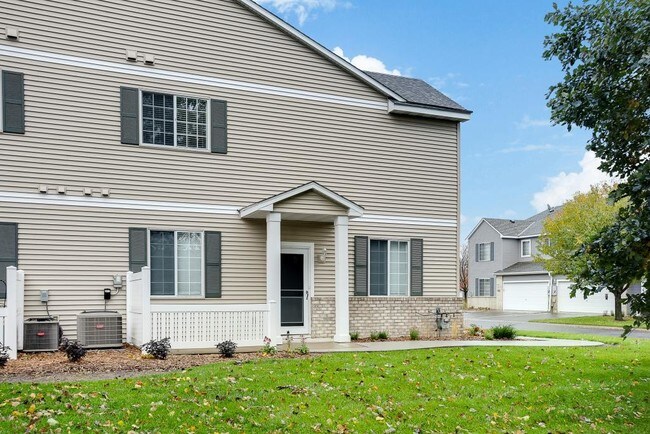 Building Photo - 11246 Isanti Ct NE