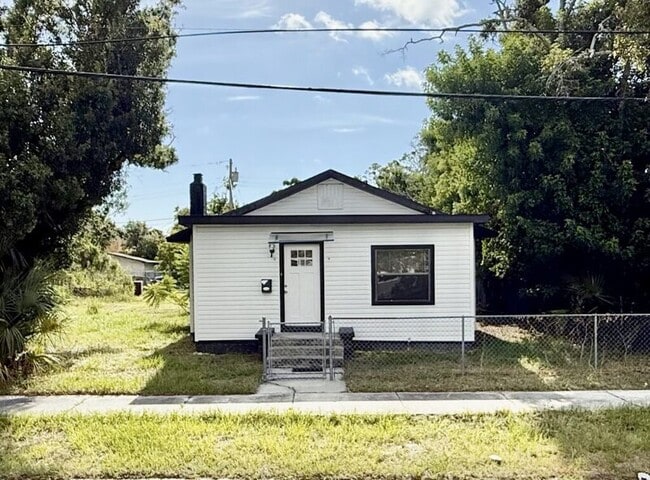 Primary Photo - 1426 40th St S