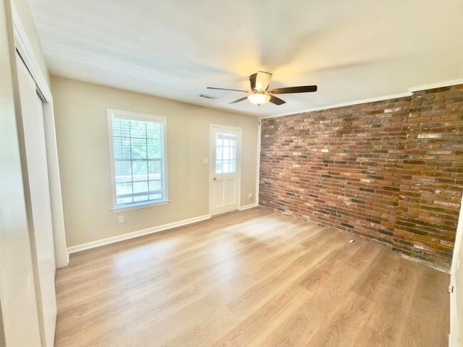 Building Photo - 379 Dove Valley Rd