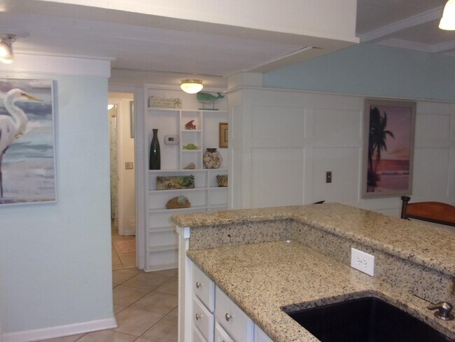 Building Photo - 5650-5A1A A1A S