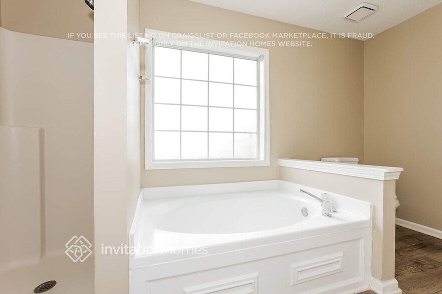 Building Photo - 2357 June Springs Dr SW