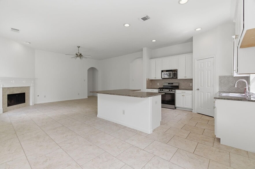 Building Photo - 20203 Windsor Trace Ln