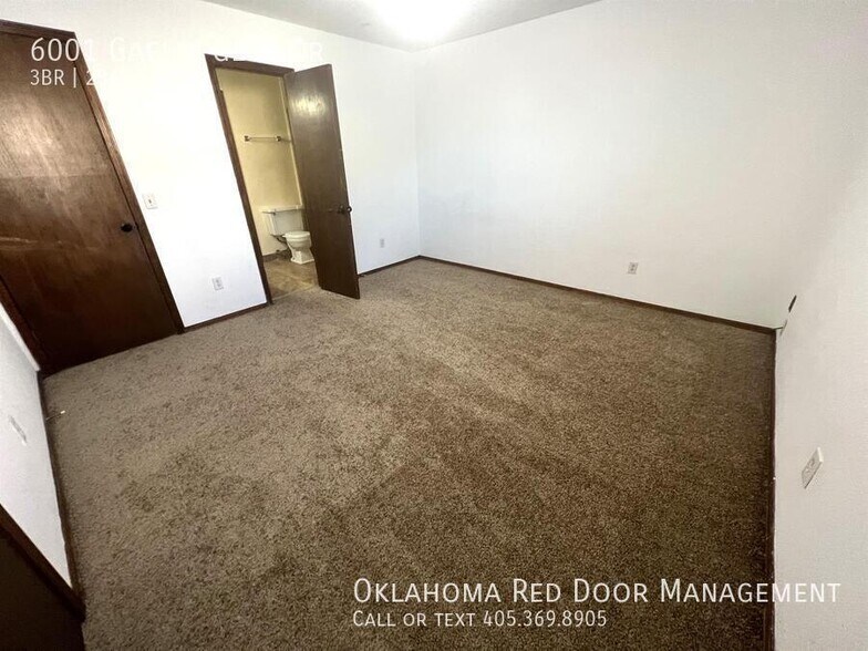 Building Photo - 6001 Gaelic Glen Dr