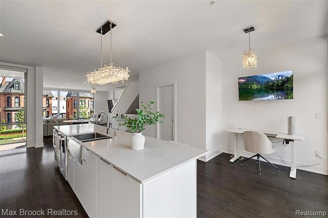 Building Photo - 284 Alfred St