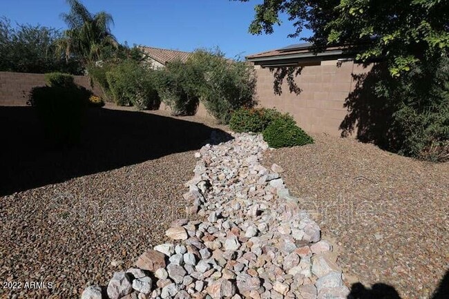 Building Photo - 18888 E Cattle Dr