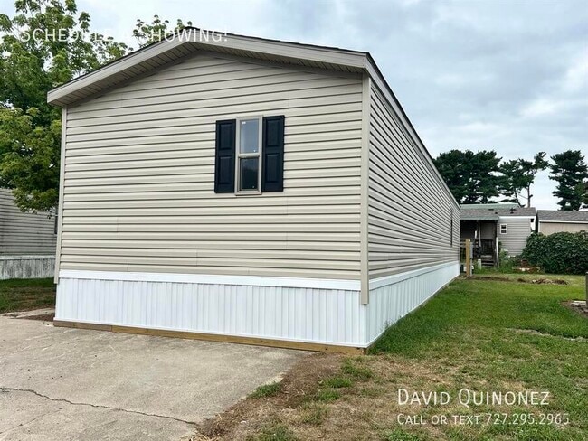 Building Photo - 4614 E Old Trail Rd