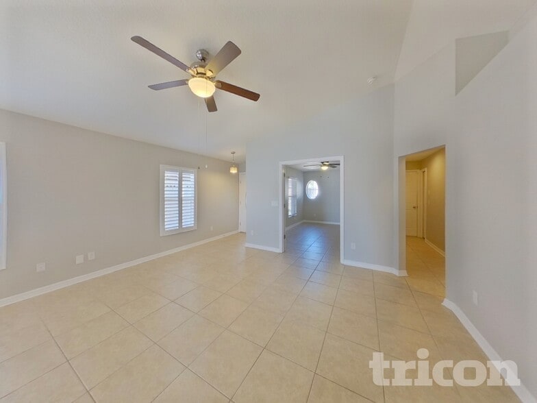 Building Photo - 10109 37th Ct E