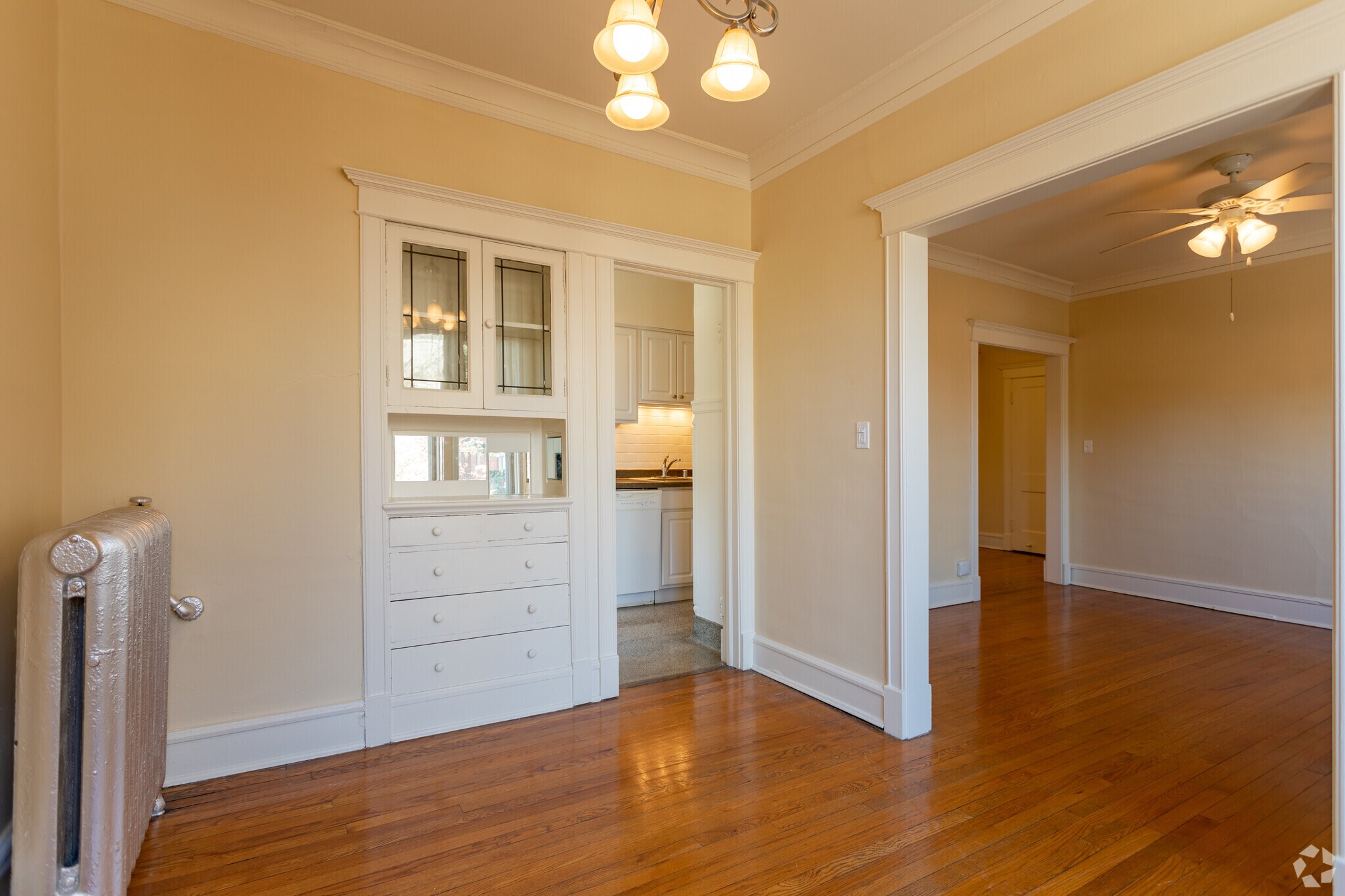 1BR, 1BA - Windsor Court Apartments