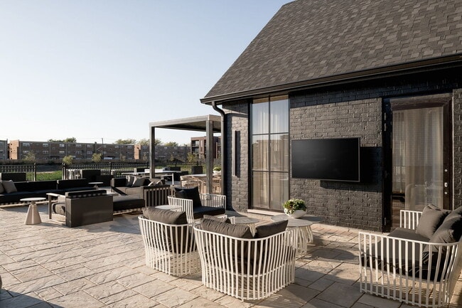 Building Photo - 8031 W Belmont Ave