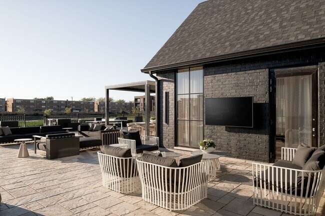 Building Photo - 8041 W Belmont Ave