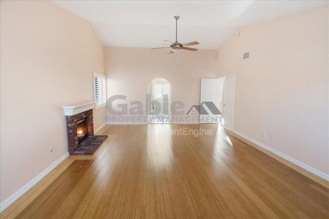 Building Photo - 25344 Irving Ln