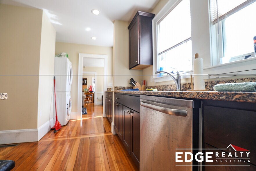 Building Photo - 20 Matchett St