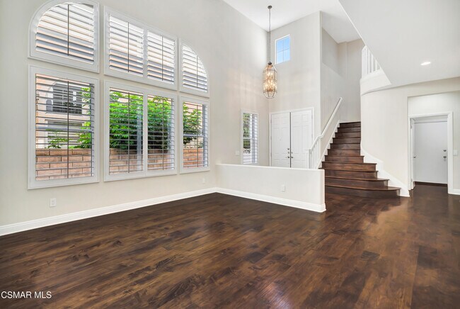 Building Photo - 3044 Ferncrest Pl