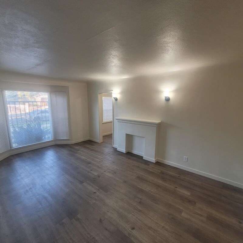 Building Photo - 1050 W 84th Pl