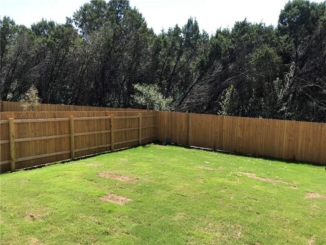Building Photo - 2205 Bettylou Ln