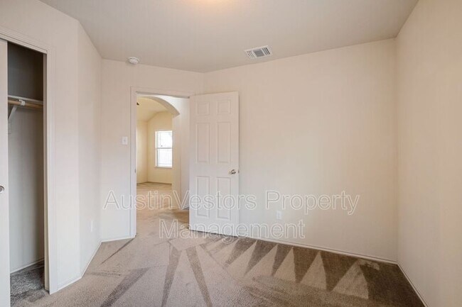 Building Photo - 100 Azurite Dr