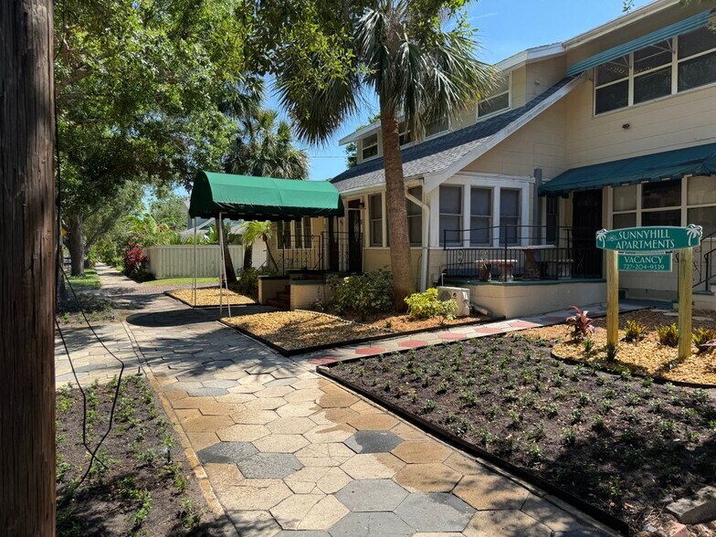 Primary Photo - 832 1st St N