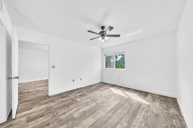 Building Photo - 9580 Weldon Cir