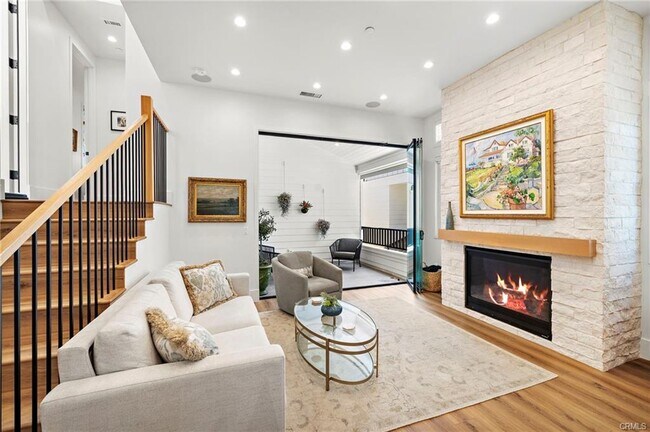 Building Photo - 611 Jasmine Ave