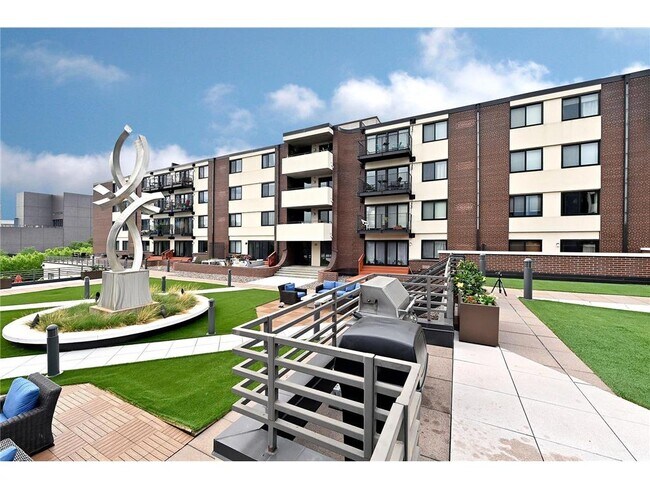 Building Photo - 48 Groveland Terrace