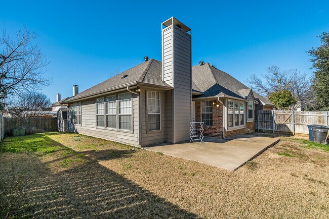 Building Photo - 5452 Lake Powell Dr