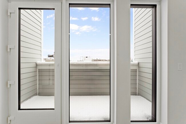 Building Photo - 24-28 Mt Pleasant St