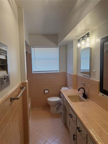 Building Photo - 11031 Genetta Dr