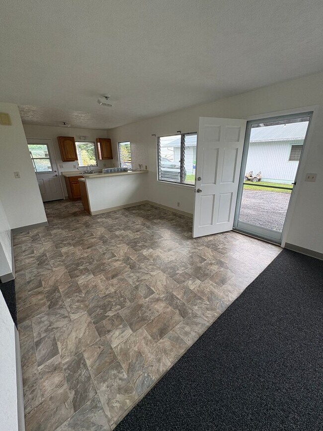 Building Photo - Beautifully Renovated 2Brdm 1 Bath in Hilo