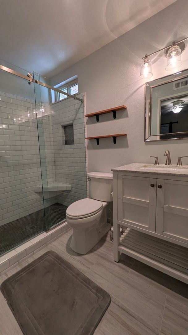 Building Photo - Cute two bedroom condo