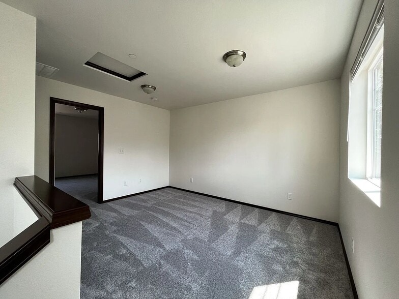 Building Photo - 703 Kodiak Ln