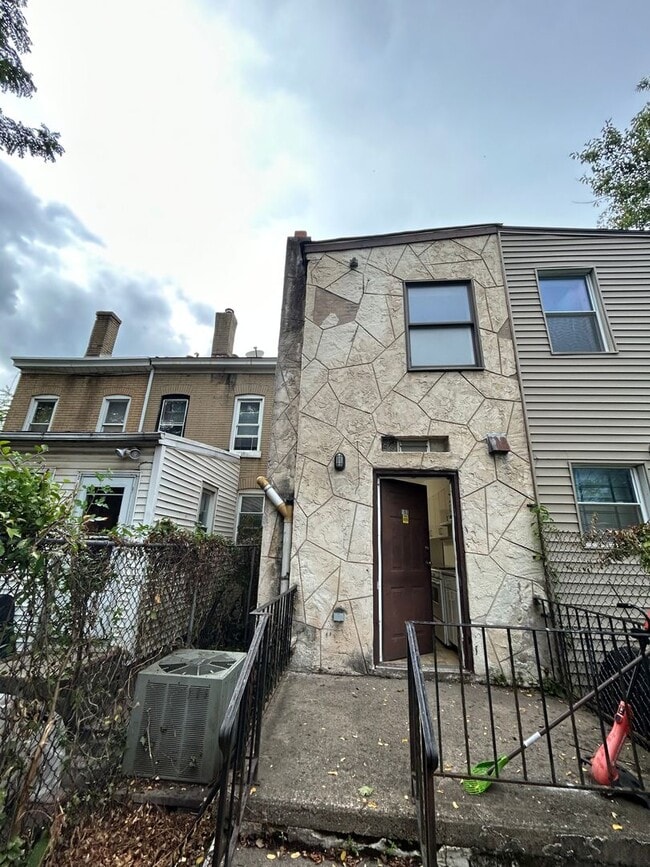 Building Photo - 163 Kirkbride Ave