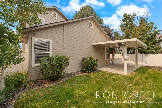 Building Photo - Quiet Abode in Prime Location with Easy Ac...