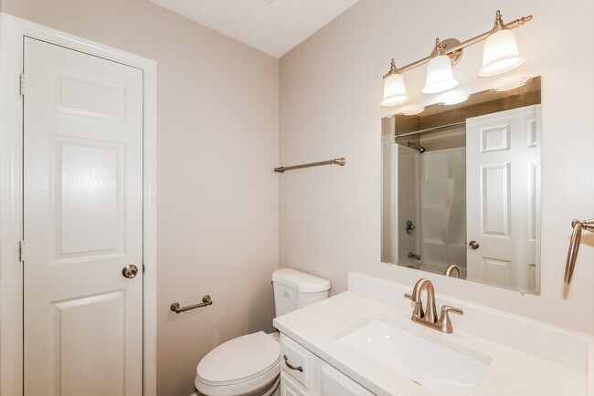 Building Photo - 7735 Bayridge Dr