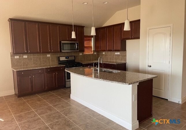Building Photo - 2162 Kiskadee Dr