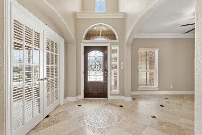 Building Photo - 2702 Pine tr