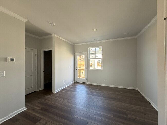 Building Photo - Carolina Springs 2