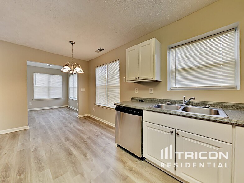Building Photo - 915 Riley Farm Ln