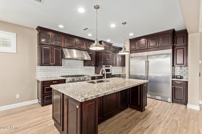 Building Photo - 4322 S Gardenia Dr